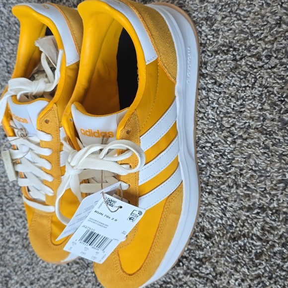 Adidas Gold and White Running Shoes - Picture 2 of 10